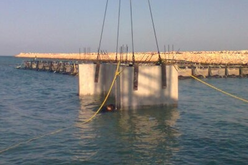 Construcción de muelles / piloteo de muelles